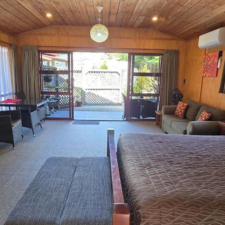 The Rocks Chalets Takaka Exterior photo