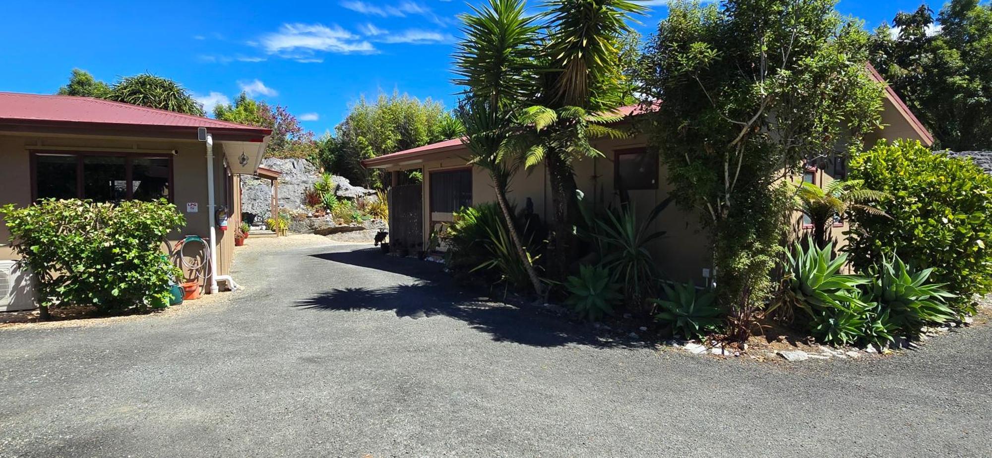 The Rocks Chalets Takaka Exterior photo