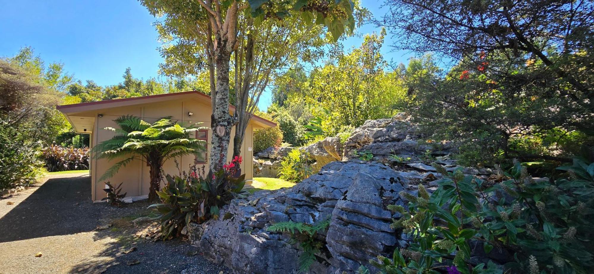 The Rocks Chalets Takaka Exterior photo