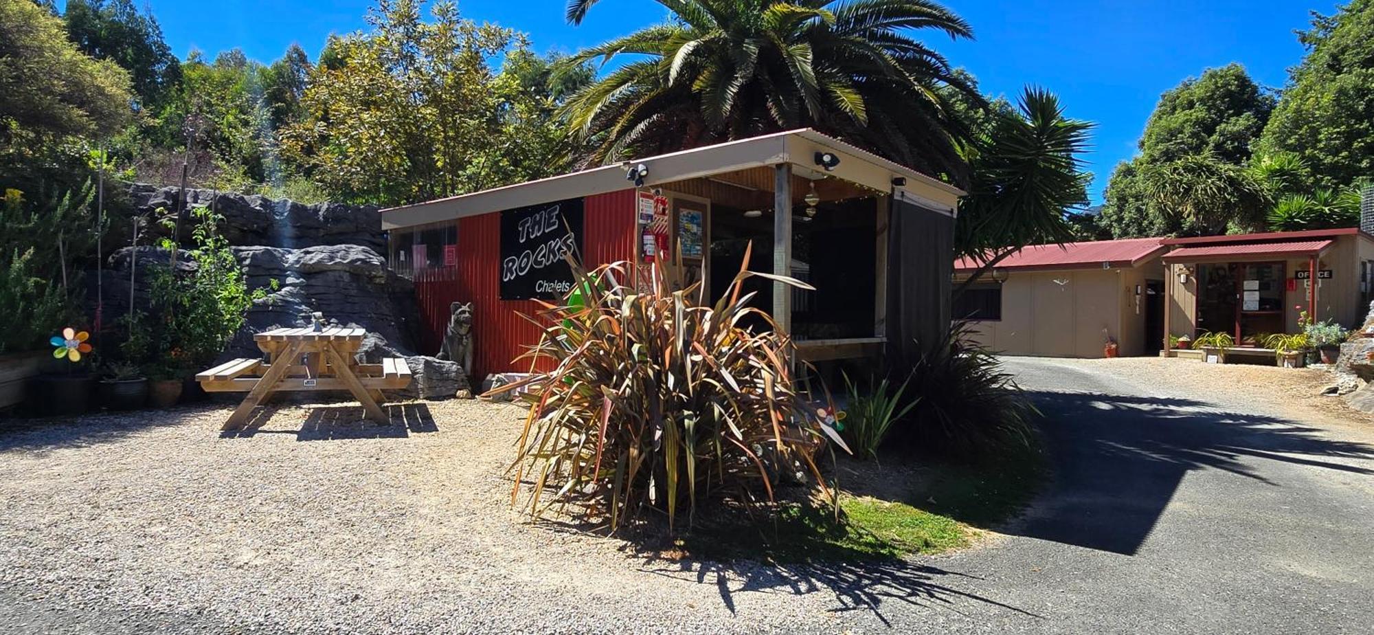 The Rocks Chalets Takaka Exterior photo